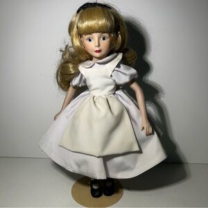 Grolier The Disney Collection 1988 Alice in Wonderland Porcelain Doll No. 6138